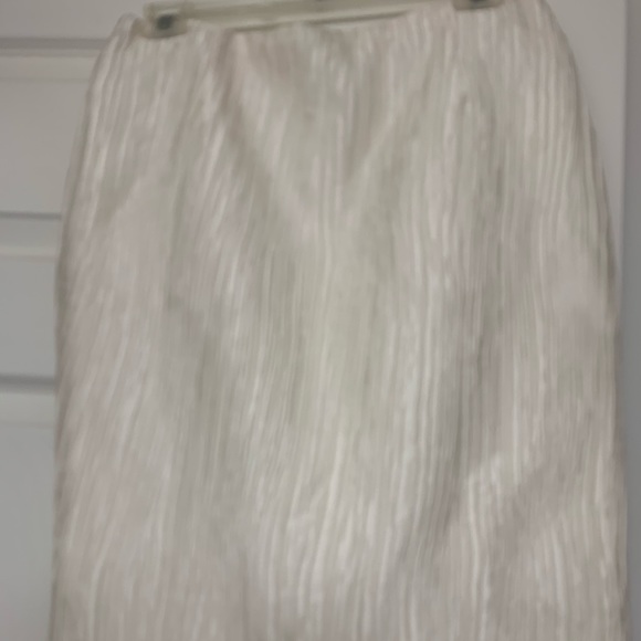 Beautiful Valentino skirt - Picture 4 of 11